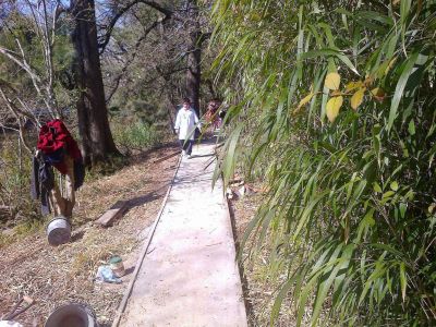 Construcci�n de veredas en el Delta