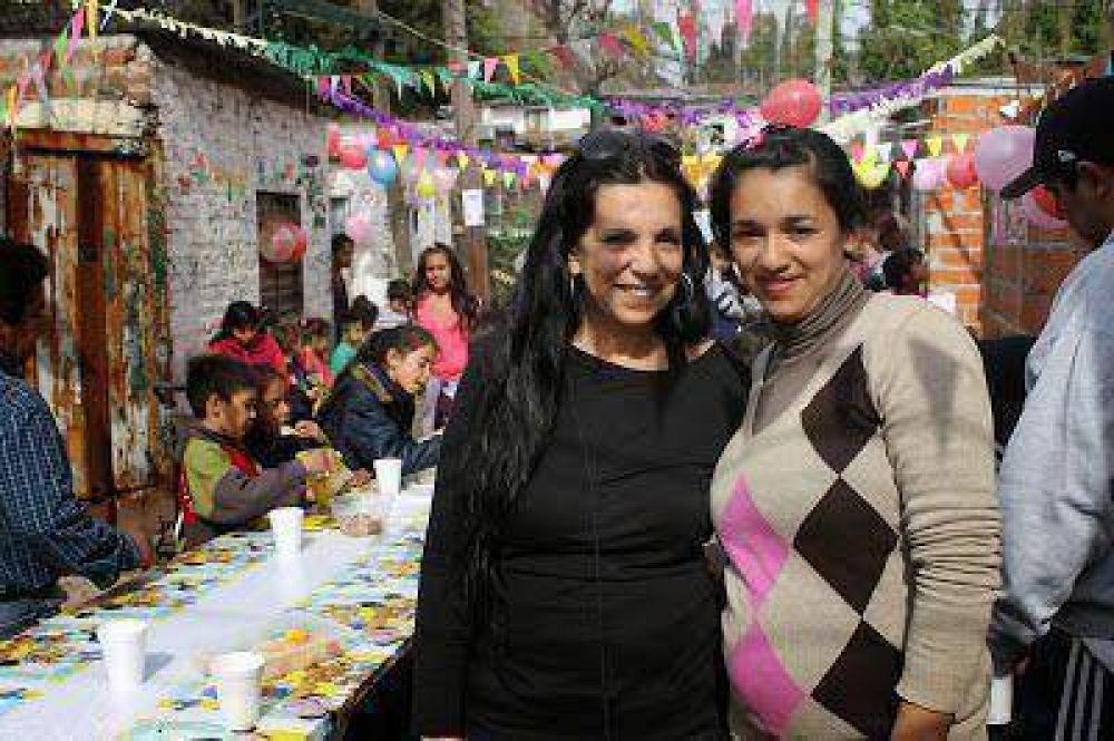 Durrieu celebr� el D�a del Ni�o con los vecinos de Cava Grande