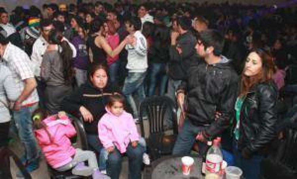 El bailable familiar que acapararon los j�venes