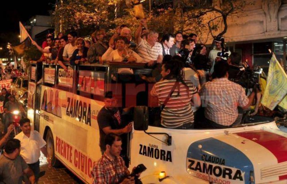La algarab�a se hizo sentir en las calles tras el triunfo de �Lito� Infante
