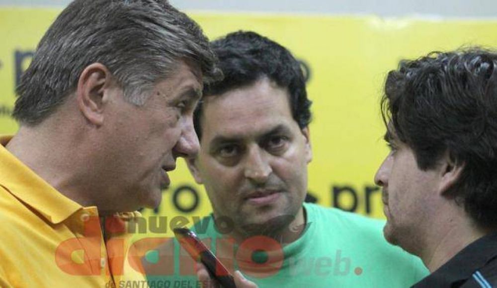 El b�nker del PRO fue toda una fiesta de color amarillo
