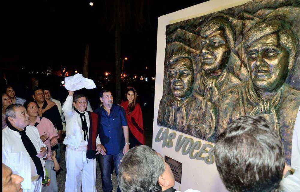 Reconocimiento al grupo folcl�rico del norte provincial �Las Voces de Or�n� 