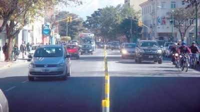 Desde hoy habr� multa por invadir carriles selectivos