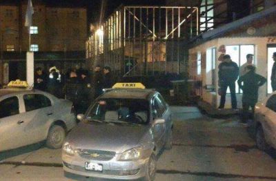 Sujeto detenido al amenazar e intentar asaltar a un taxista