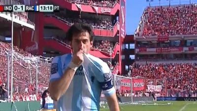Independiente se llev� el cl�sico por dos minutos de inspiraci�n