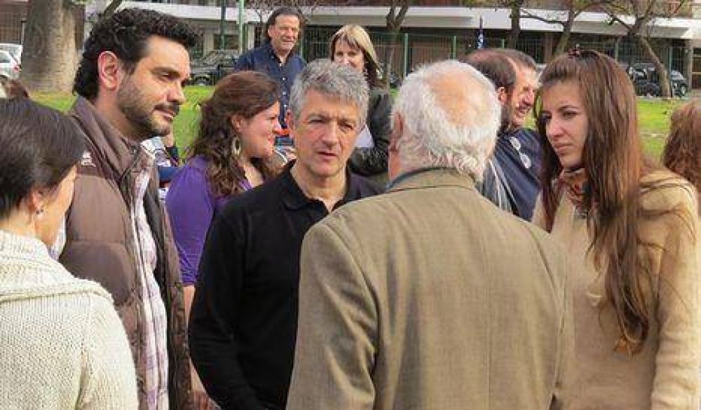 Gustavo L�pez sali� de campa�a por Caballito
