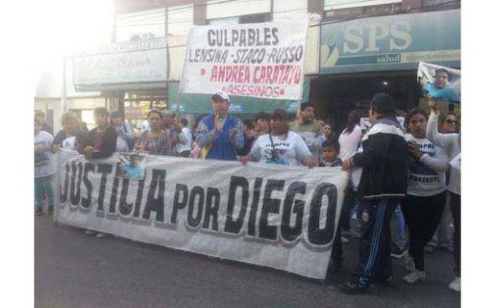 Renuevan el pedido de justicia por joven que muri� en una cl�nica privada de Pilar