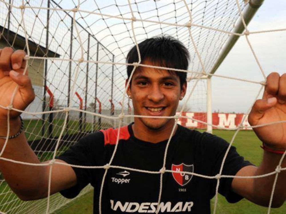 Mauricio Tevez, el juvenil de Newell's del que hablan todos y va a entrenar en colectivo