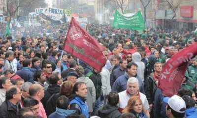 Sigue la pol�mica entre Decara y los sindicatos por la reglamentaci�n de huelgas