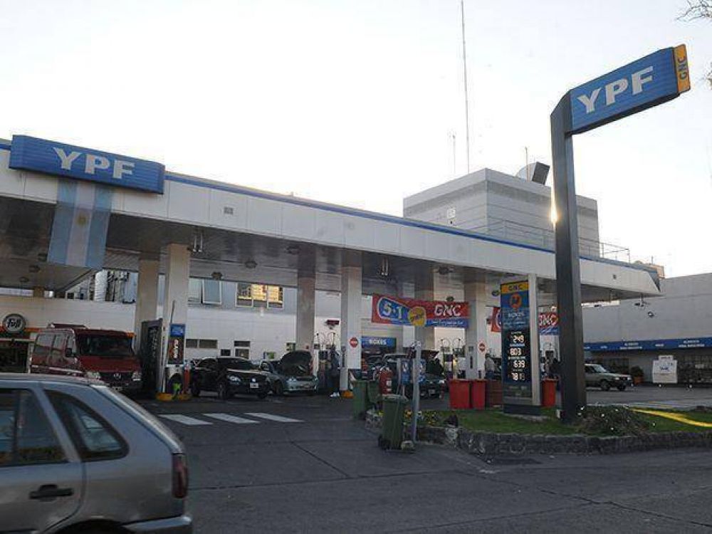 YPF aument� 4 por ciento los precios de sus combustibles