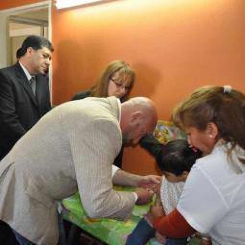 Inici� campa�a de vacunaci�n contra el sarampi�n, polio y rube�la