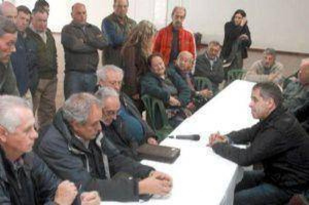 Rodr�guez prometi� ayuda econ�mica para caminos rurales