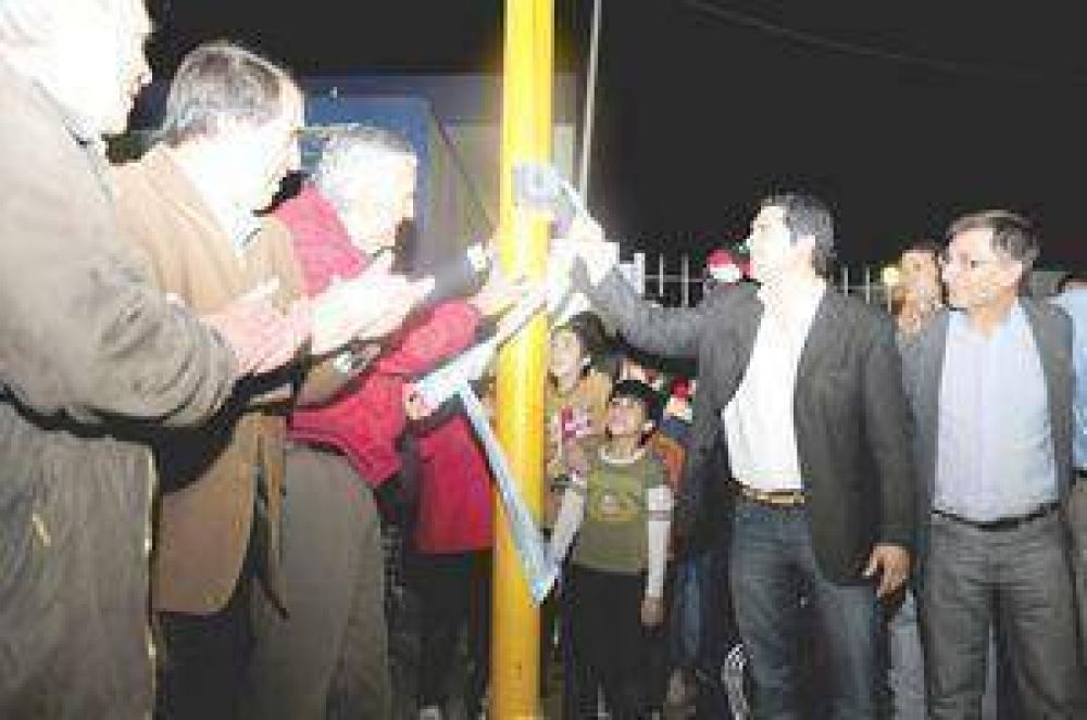  Nuevas luminarias en Santa Luc�a