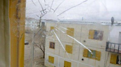 Estaba mirando televisi�n y una bala perdida entr� por la ventana