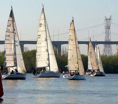 SE LARGA LA REGATA �Z�RATE-SAN ISIDRO�