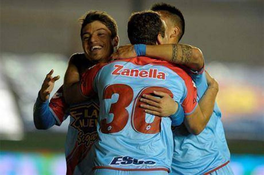 Arsenal festej ante Banfield y le gan 1-0 con gol de Palacios