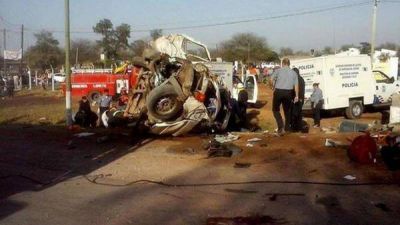 Al menos 11 muertos en un violento choque