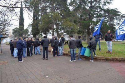 Entregan pa�ales a choferes porque Autobuses Santa Fe no construye los ba�os