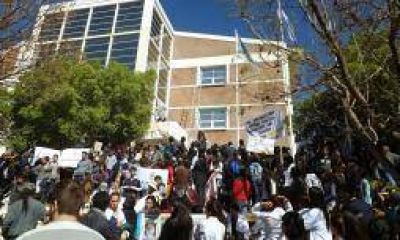UNLaR. Graduados deben empadronarse para votar en las elecciones