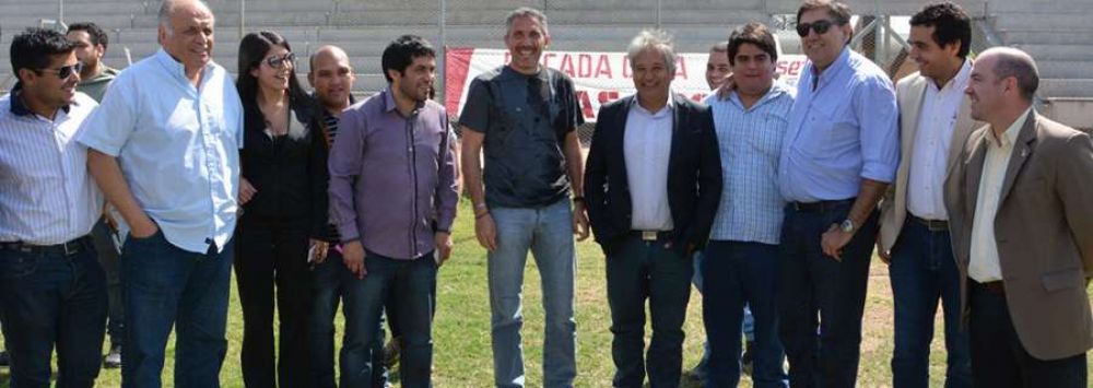 Cagna recorri� junto a Bosetti las obras en el estadio de Vargas