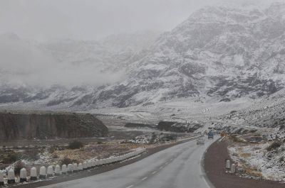 Por las condiciones clim�ticas, hay 1.600 camiones varados en el Paso Internacional Cristo Redentor