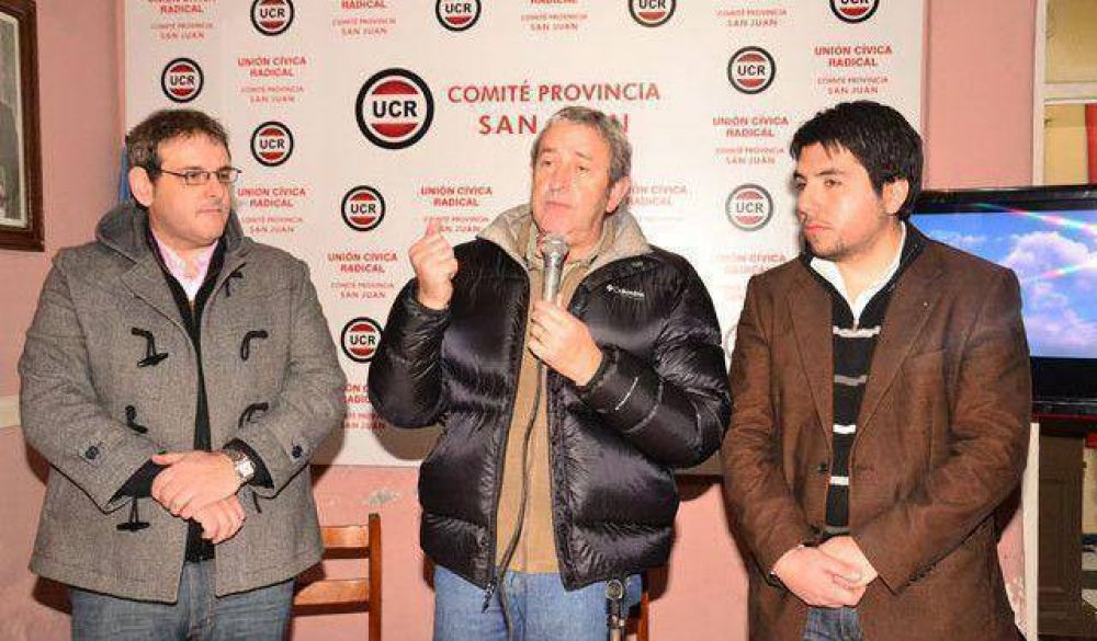El radical Julio Cobos llega el jueves a San Juan