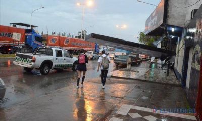 �Tormenta de Santa Rosa� caus� destrozos y dej� al 45% de la Capital sin energ�a
