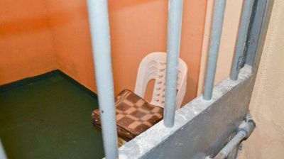 Intent� ingresar una pizza con marihuana a la alcaid�a