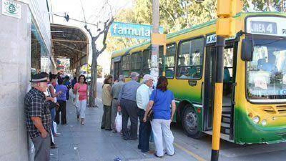 Concejales debaten hoy el aumento del boleto del transporte urbano