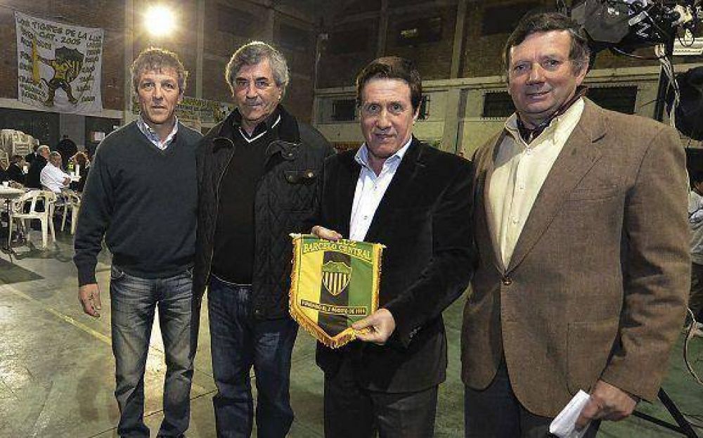 Lan�s: la sociedad Mutual cultural y Deportiva La Luz Barcel� Central cumpli� 100 a�os de vida