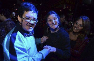 Lan�s: Baile por la integraci�n
