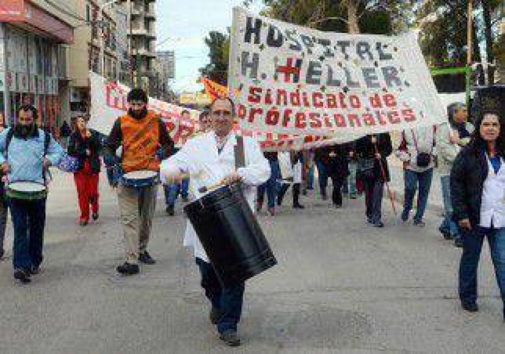 Salud vuelve hoy al paro en demanda de aumento salarial 
