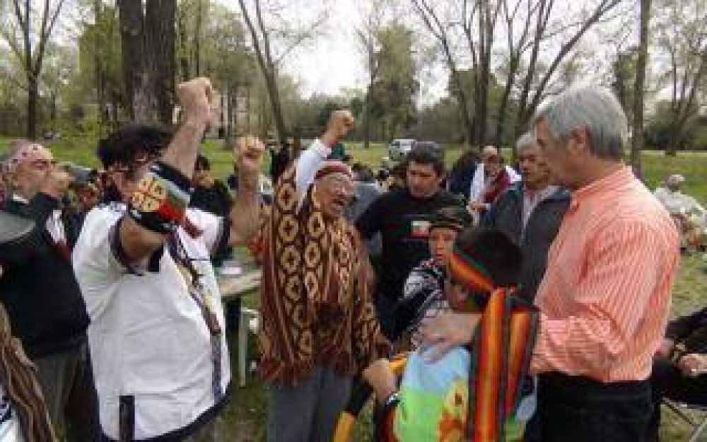 Arrecifes: Intendente Bolinaga junto a los Pueblos Originarios