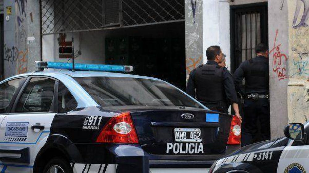 Crimen y misterio: apu�alaron a una mujer y su hermana se tir� por la ventana