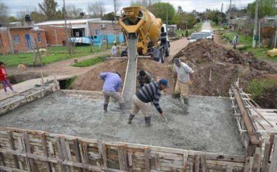 Avanzan las obras de construcci�n de un puente en un barrio de Pilar