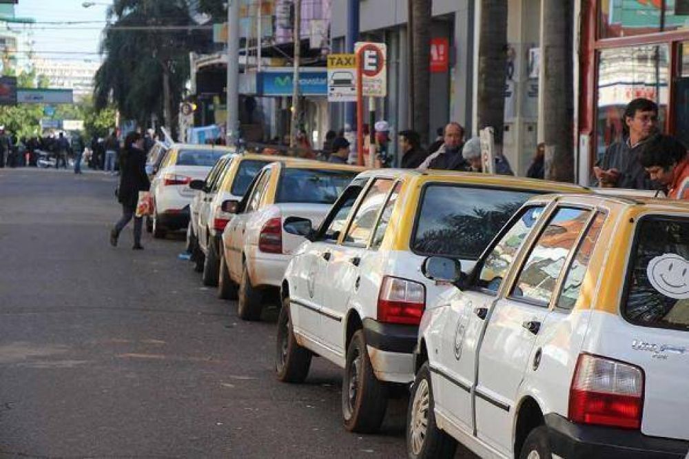 Taxistas y choferes se oponen a la eliminaci�n de paradas