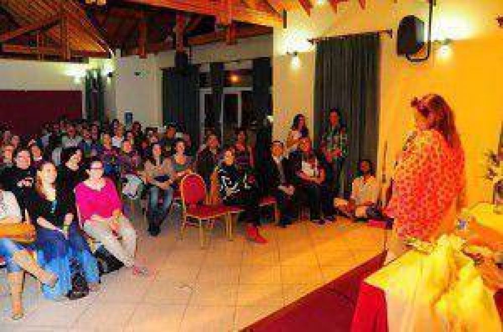 Monte Hermoso: gran concurrencia en la charla de Beatriz Goyoaga