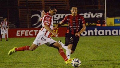 Ante Douglas Haig, Instituto lo perdi� en menos de un minuto