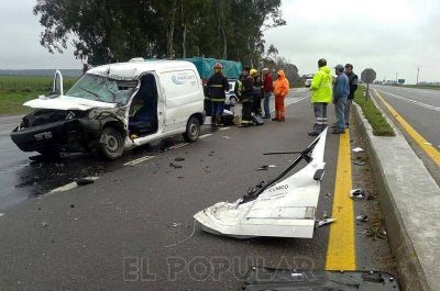 Joven sufri� graves heridas tras chocar con un cami�n