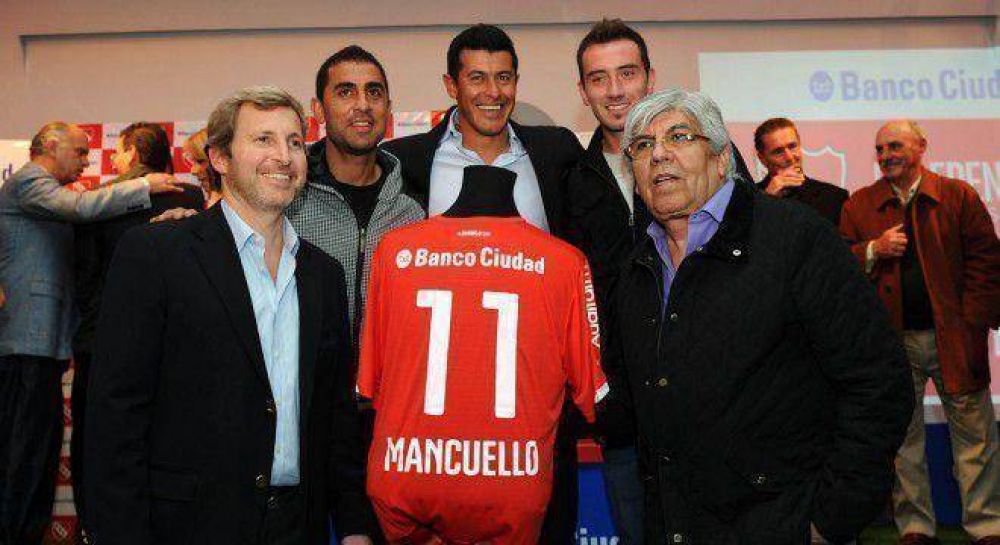 Macri le dio el sponsor del Ciudad a Independiente y alienta las versiones de un acuerdo con Moyano