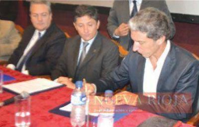Fundaci�n DAR firm� convenios de cooperaci�n con la UNLaR
