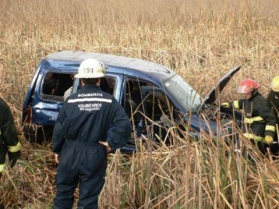 Conductor se descompuso y se despist� en la ruta 