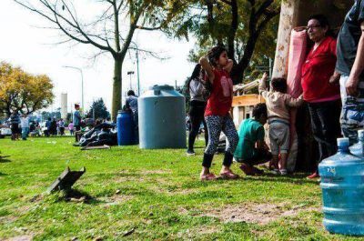 Dos legisladores donan parte de su sueldo para los desalojados de Lugano