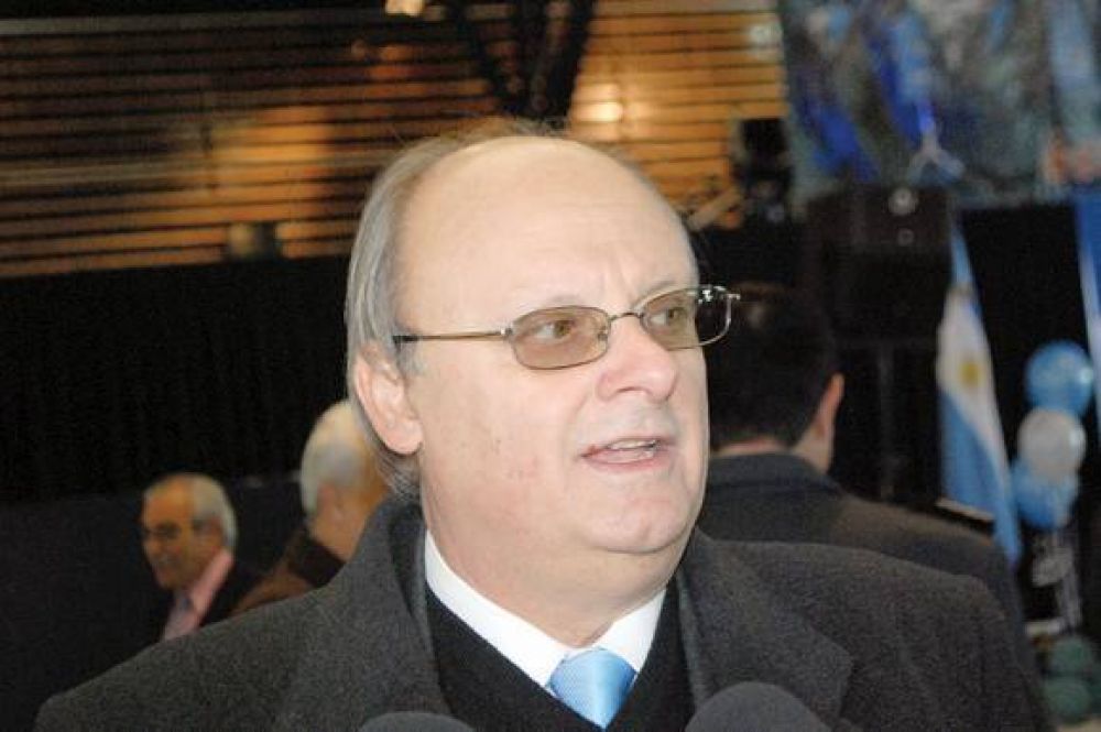 �Hay que dejar de ser hip�critas y empezar a trabajar el tema minero� dijo Di Pierro