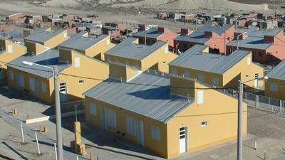 Buzzi entrega 78 viviendas a familias de Madryn