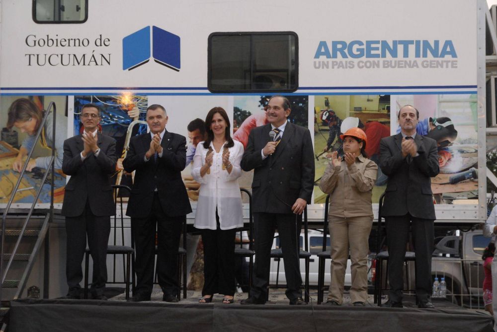 Con una videoconferencia de la Presidenta, se pusieron en marcha las aulas taller m�viles en San Pedro de Colalao