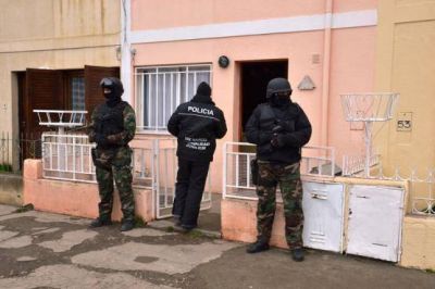 Hermanos detenidos por presunta comercializaci�n de droga