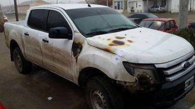 Ahora intentaron incendiar camioneta de obra social de Petroleros