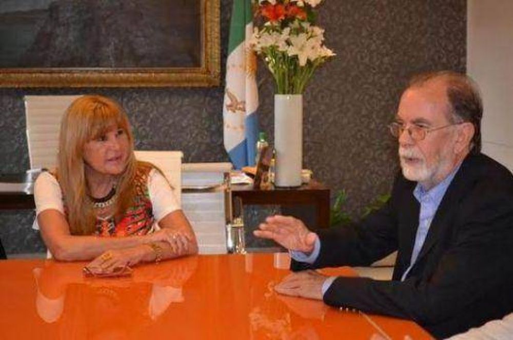 Javier Gonz�lez Fraga visit� a A�da Ayala en su paso por Resistencia