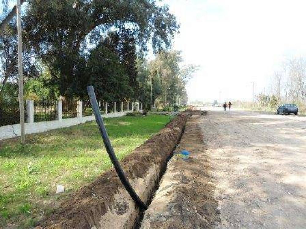 Comienzan los trabajos para ampliar la red de agua potable en Dique Luj�n 